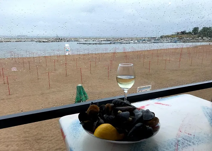 Akra فندق تشيرنوموريتس