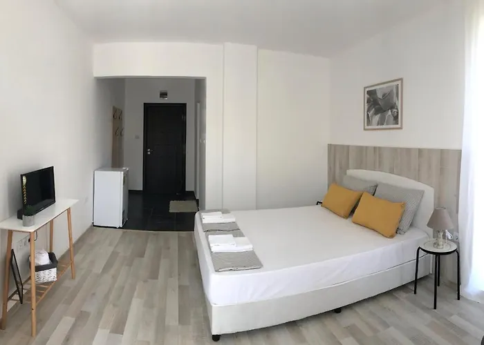 Akra * تشيرنوموريتس